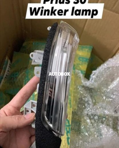 Toyota Prius 30 winker lamp For Sale