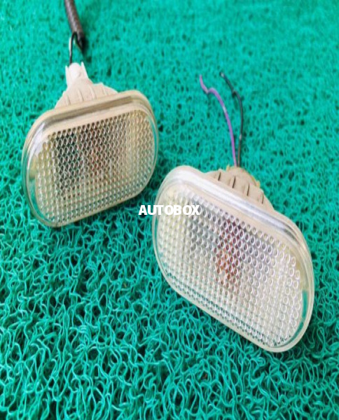 Nissan Tiida Fender Signal Lamp for sale