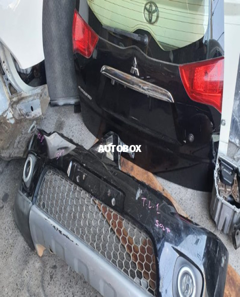 Mitsubishi Montero Sport Front Bumper Panel