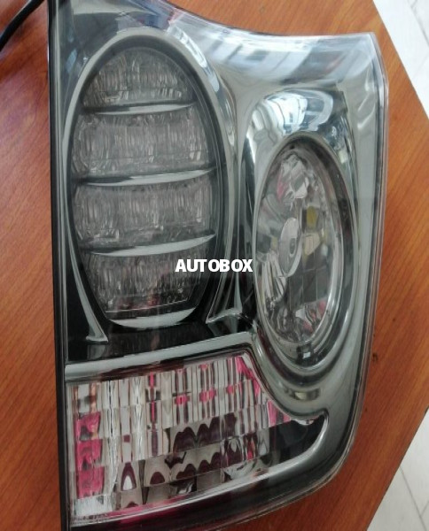 Toyota Harrier (MHU38) Tail Light Set – Recondition