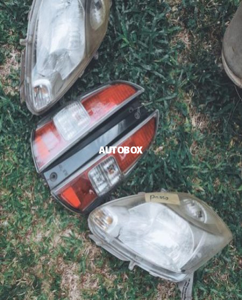 Toyota Passo KGC10 Headlight for sale