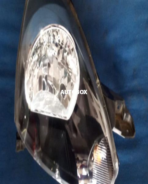 Daihatsu Mira head Light