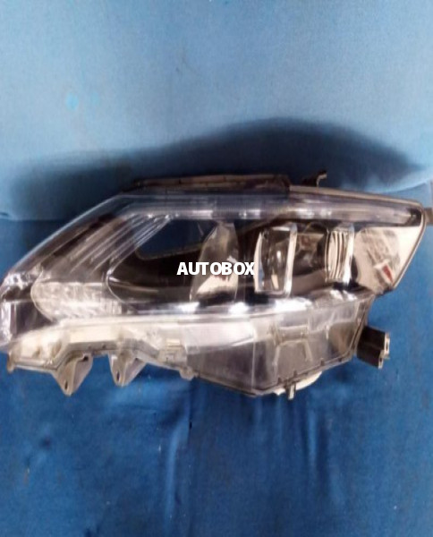 Toyota Harrier Head light.