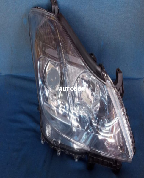 Toyota Harrier Head Light