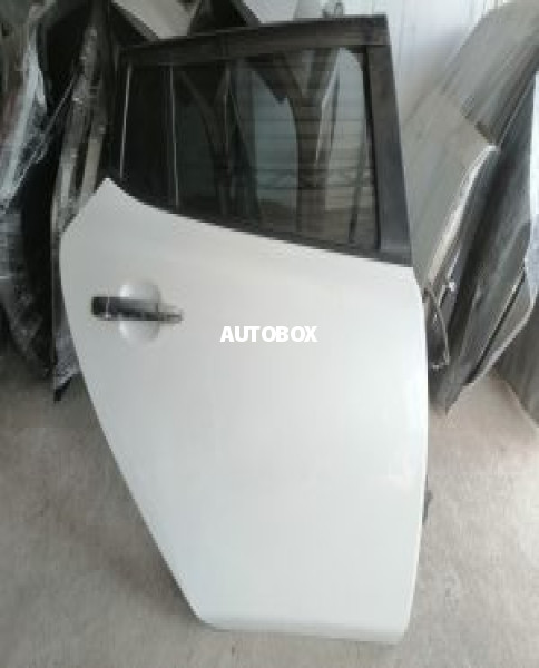 Nissan Leaf (AZE0) RH Rear