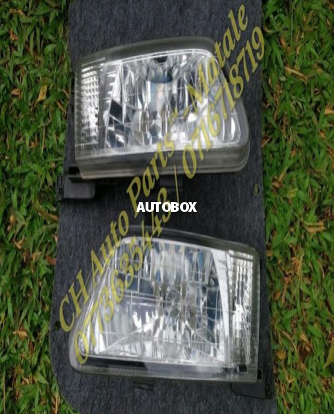 Nissan Sunny FB15 Head lights